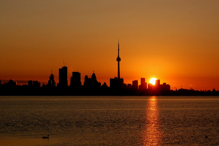 Toronto Set to Swelter: Heatwave to Push Humidex Over 43°C This Weekend and Monday